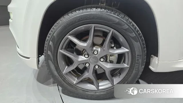 Jeep Grand Cherokee id 3681855 из Кореи 15