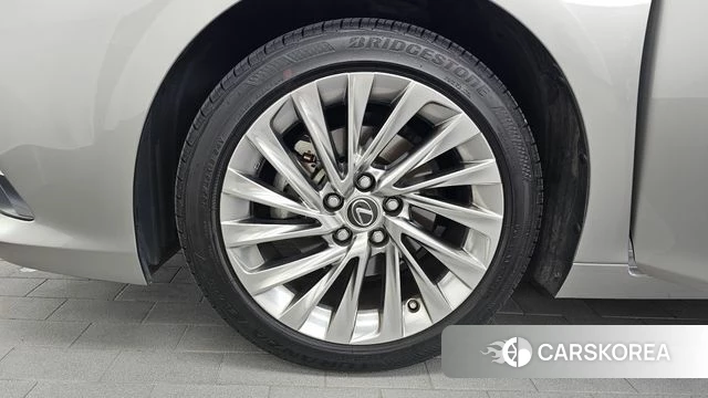 Lexus ES300h 7th generation id 4445216 из Кореи 32