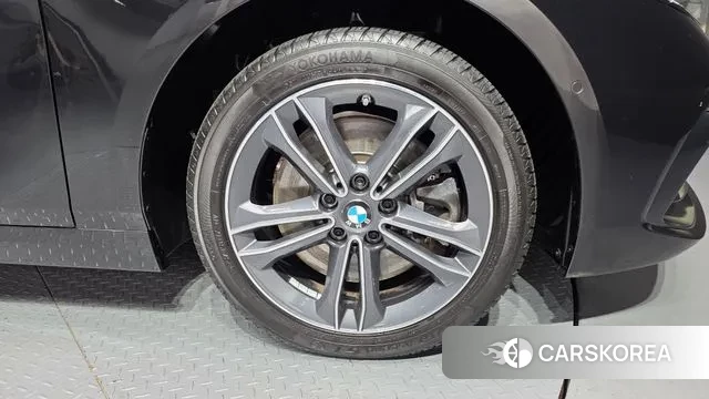 BMW 1 Series (F40) id 3696924 из Кореи 15