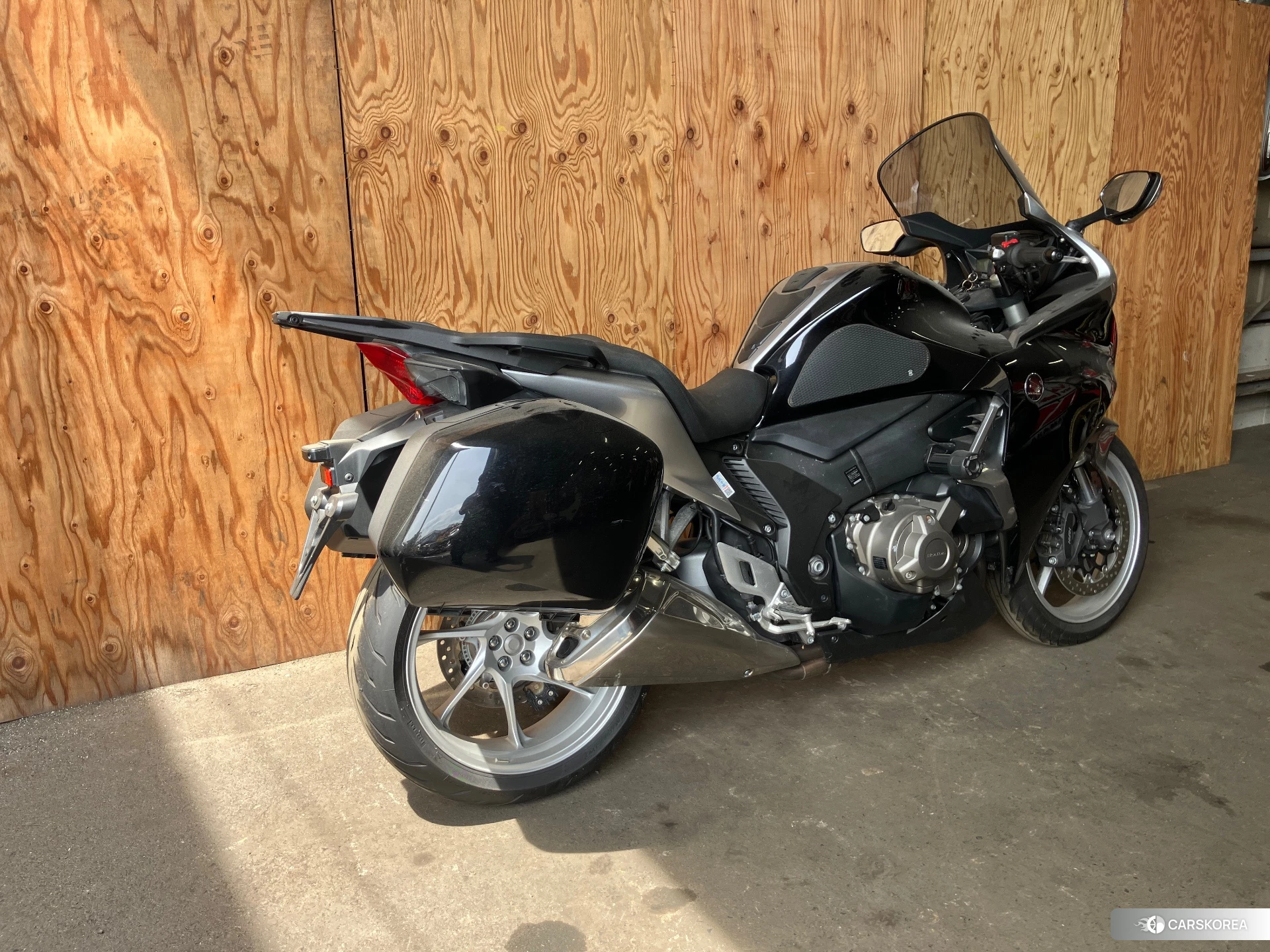 Проданный Honda VFR1200F DCT 2015 из Японии, фото 3