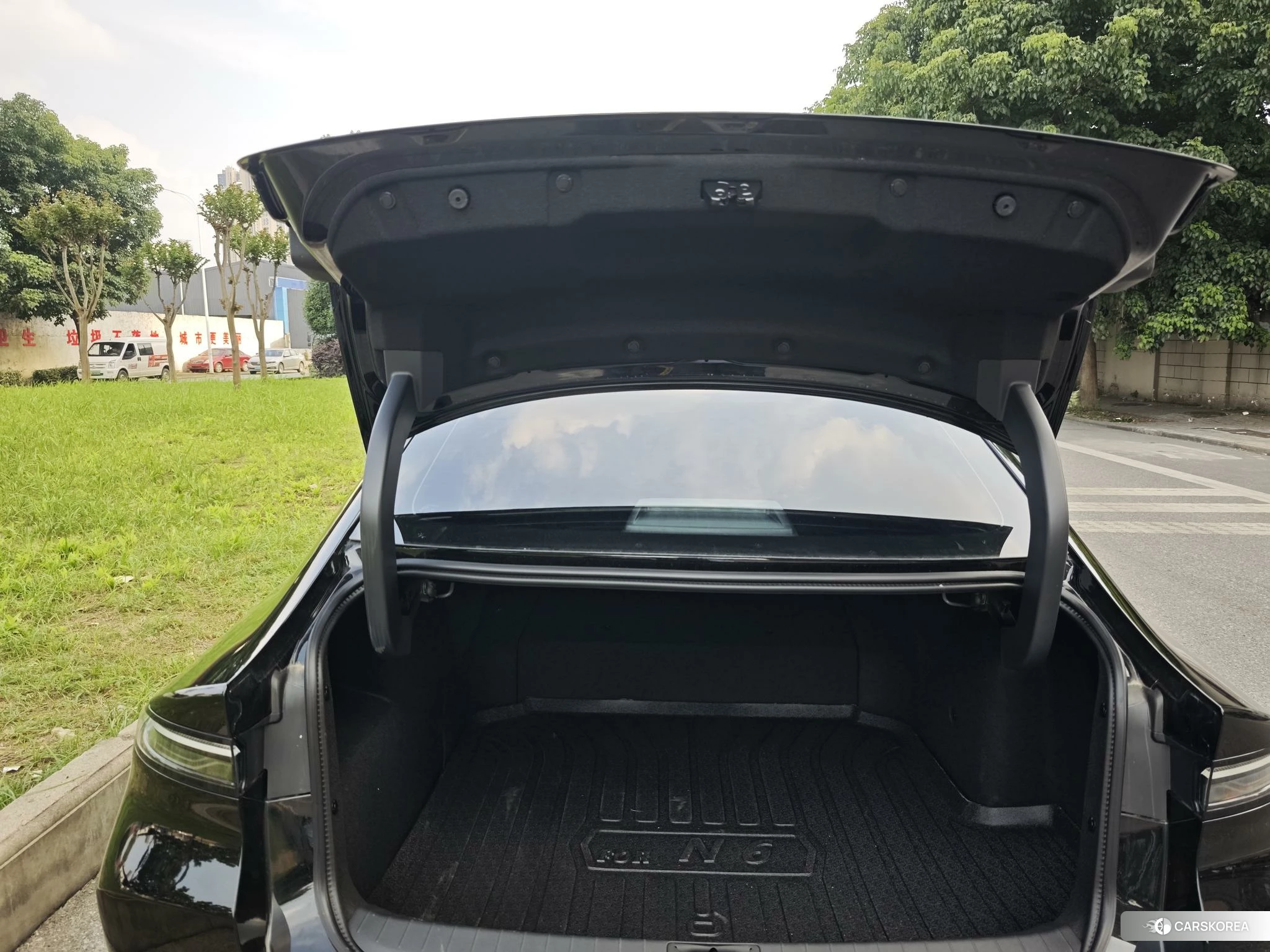 Nissan N6 id 4467778 из Китая 16