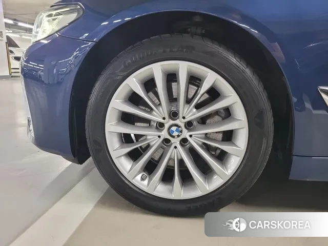 BMW 5 Series (G30) id 3044524 из Кореи 13