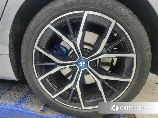 BMW 5 Series (G60) id 4292556 из Кореи 12