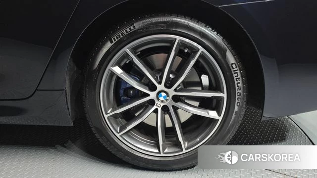 BMW 5 Series (G30) id 3832227 из Кореи 15