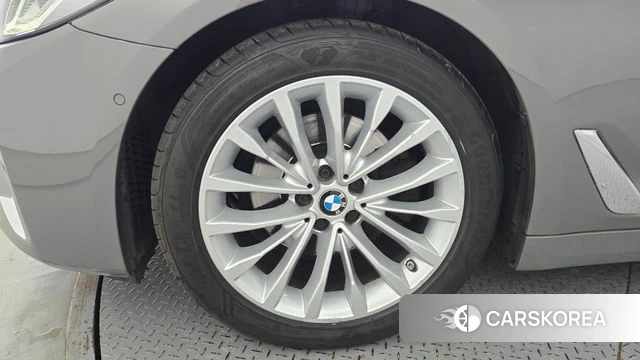 BMW 5 Series (G30) id 4881630 из Кореи 29