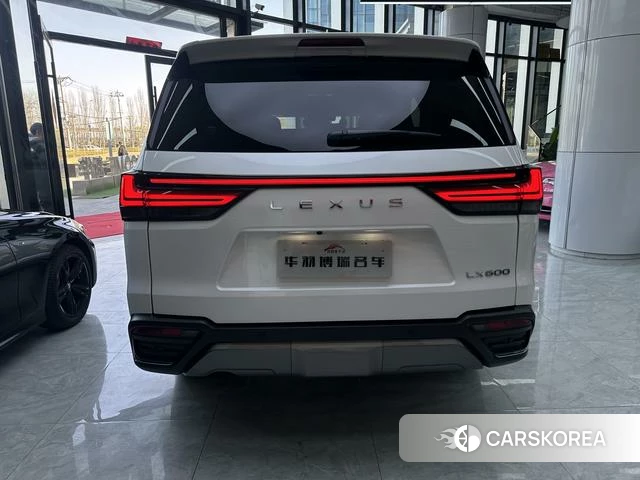 Lexus LX id 4262574 из Китая 18