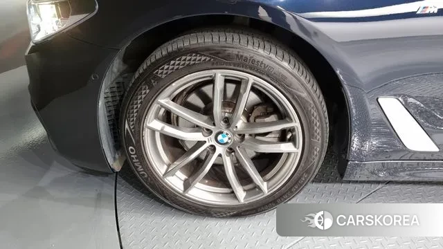 BMW 5 Series (G30) id 3308307 из Кореи 15