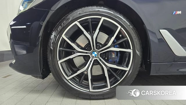 BMW 5 Series (G30) id 4349836 из Кореи 29