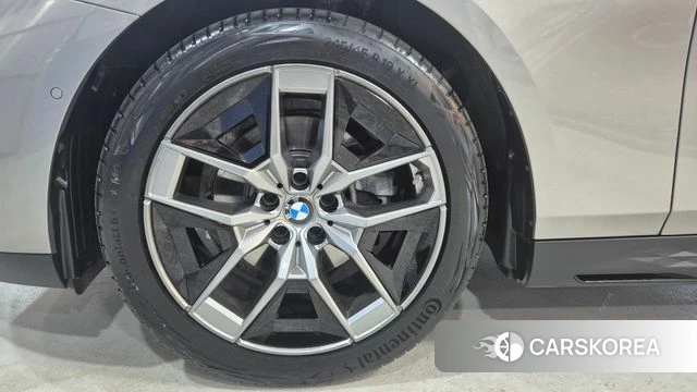 BMW 5 Series (G60) id 4602228 из Кореи 15