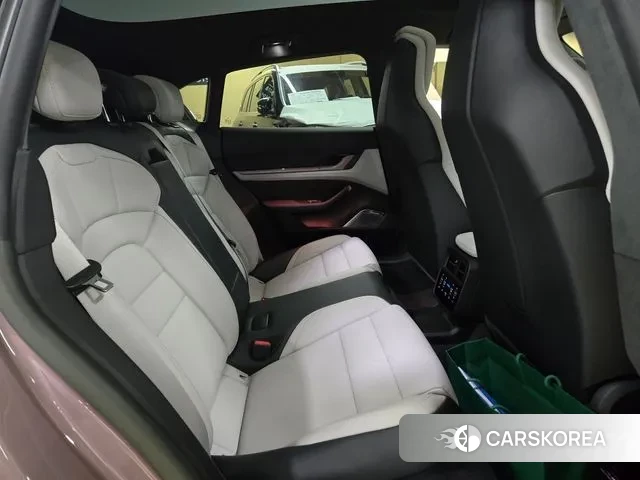 Porsche Taycan id 2939325 из Кореи 15