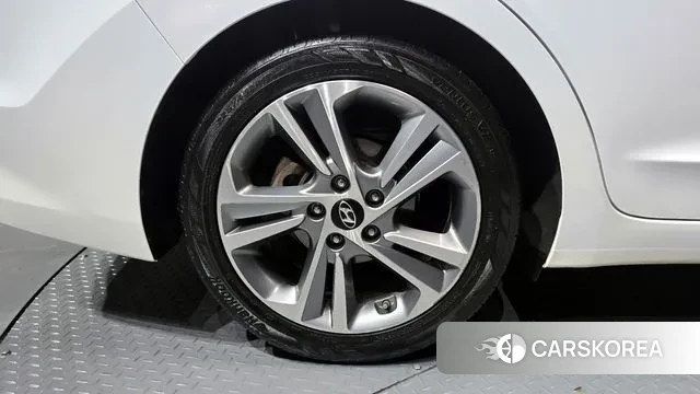 Hyundai Avante AD id 3494801 из Кореи 15