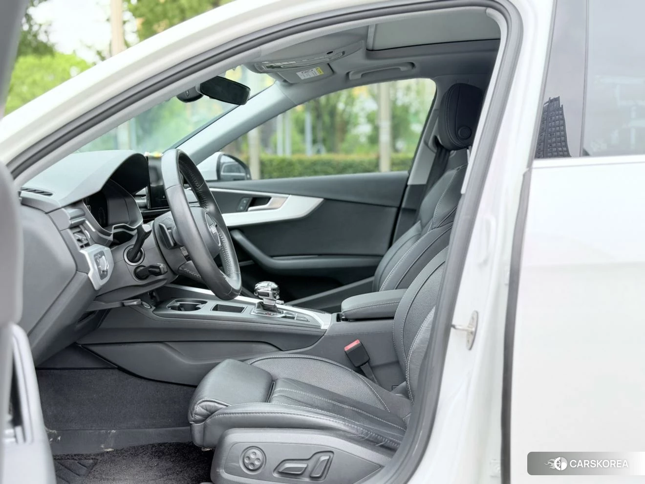 Audi A4L id 4510299 из Китая 11
