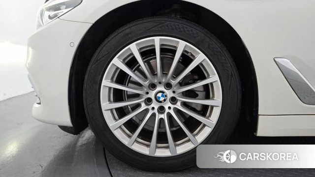 BMW 5 Series (G30) id 4647487 из Кореи 15