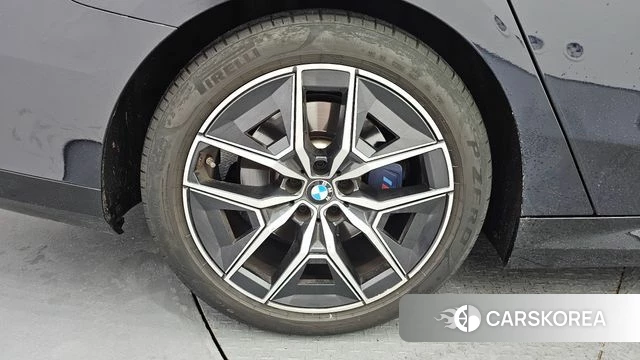BMW 5 Series (G60) id 4612753 из Кореи 26