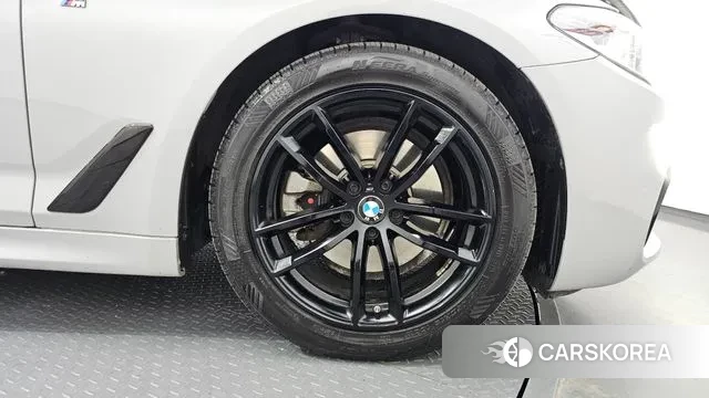 BMW 5 Series (G30) id 3434679 из Кореи 15