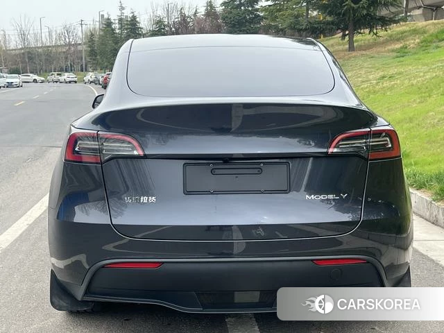 Tesla Model Y 2024 Темно-серый из Китая, фото 5