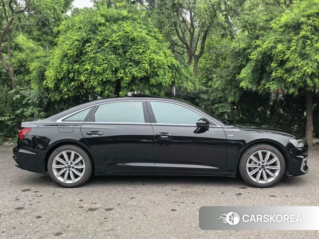 Audi A6L id 4329181 из Китая 9