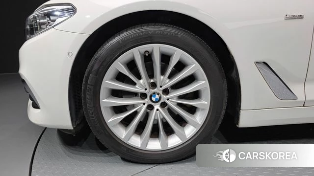 BMW 5 Series (G30) id 3905965 из Кореи 15