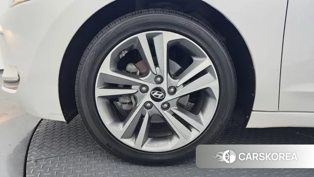 Hyundai Avante AD id 3474815 из Кореи 15