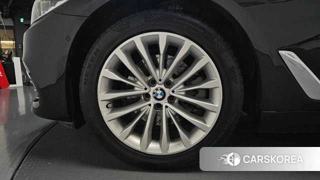 BMW 5 Series (G30) id 4525457 из Кореи 31