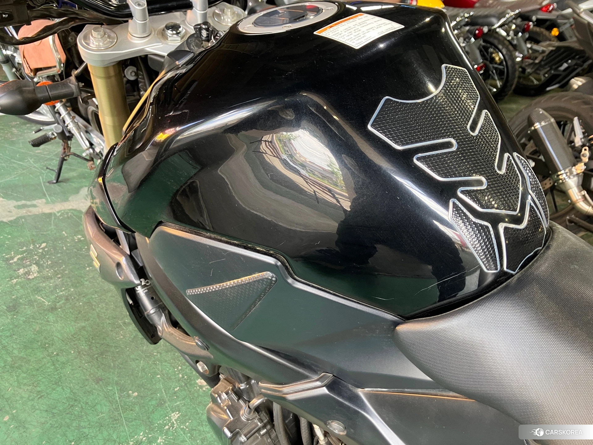 Проданный Suzuki GSR750 id 4183818 из Японии, фото 2