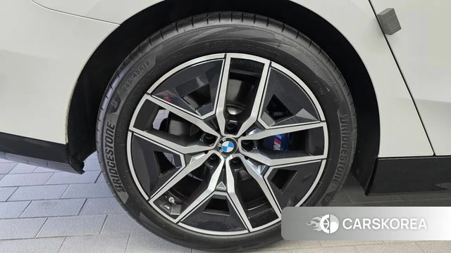 BMW 5 Series (G60) id 4783398 из Кореи 28