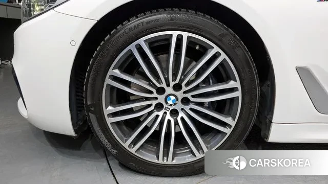 BMW 5 Series (G30) id 3622339 из Кореи 15