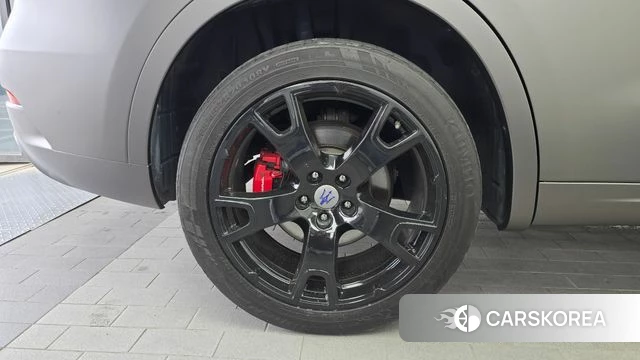 Maserati Levante id 4424936 из Кореи 30