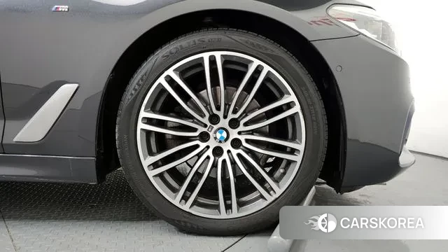 BMW 5 Series (G30) id 3727836 из Кореи 15