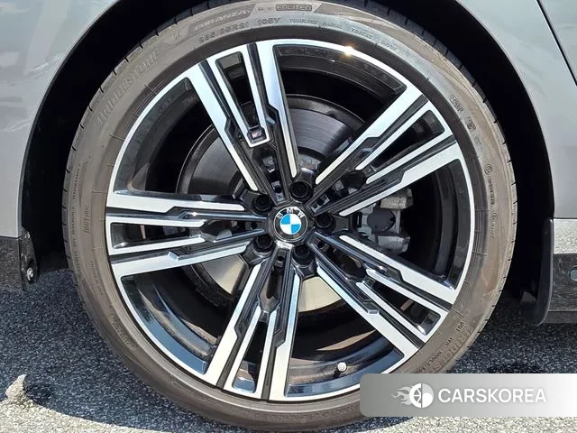 BMW 7 Series (G70) id 2888912 из Кореи 15