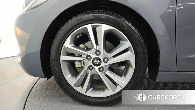 Hyundai Avante AD id 4587545 из Кореи 25