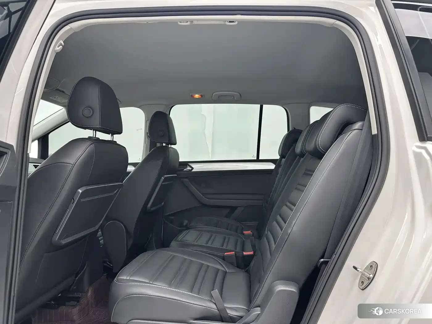Volkswagen Touran L id 4622345 из Китая 11