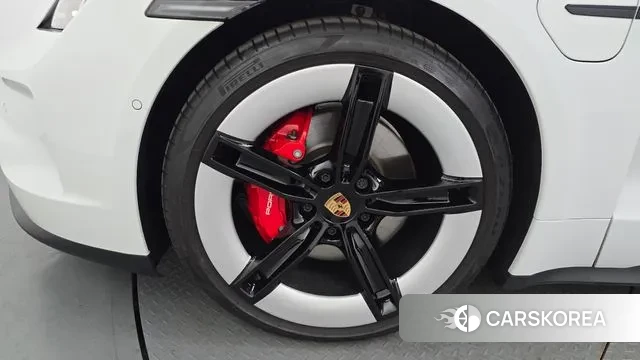 Porsche Taycan id 3720668 из Кореи 15