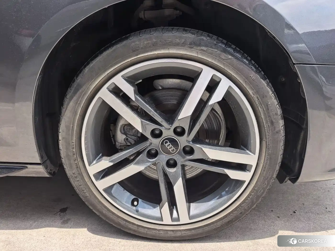 Audi A4L id 4601920 из Китая 10
