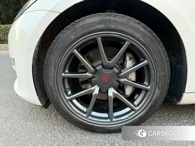 Tesla Model 3 id 4209918 из Китая 13