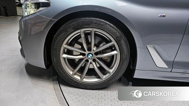 BMW 5 Series (G30) id 4188129 из Кореи 25