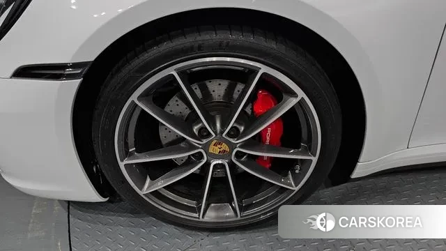 Porsche 911(992) id 3023152 из Кореи 15