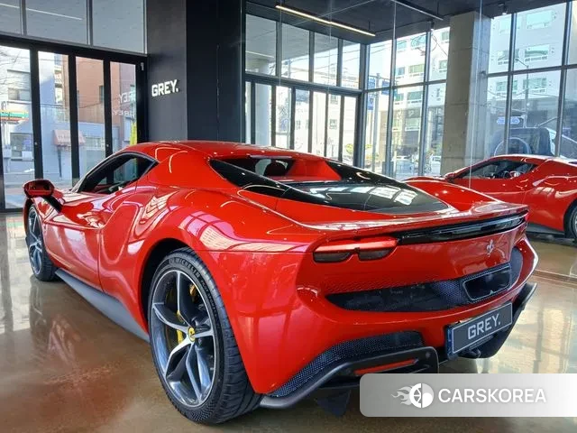 Ferrari 296 GTS id 3701027 из Кореи 15