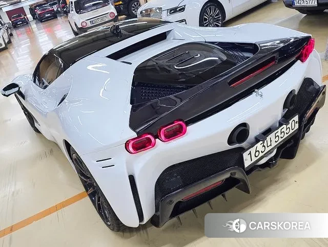Ferrari SF90 Stradale id 3680911 из Кореи 15