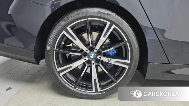 BMW 5 Series (G60) id 3850268 из Кореи 15