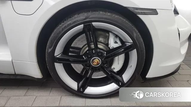 Porsche Taycan id 3406342 из Кореи 15