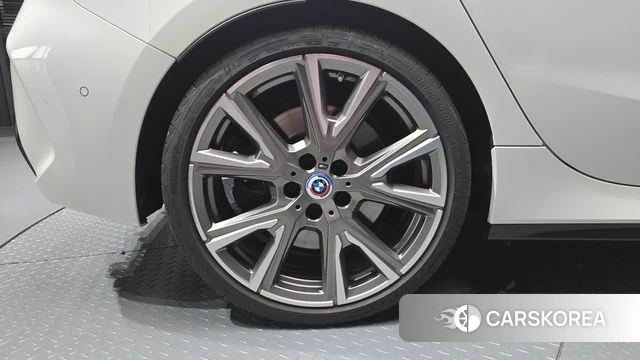 BMW 1 Series (F40) id 4602871 из Кореи 27