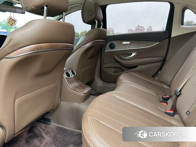 Mercedes-Benz E-class id 4313404 из Китая 11