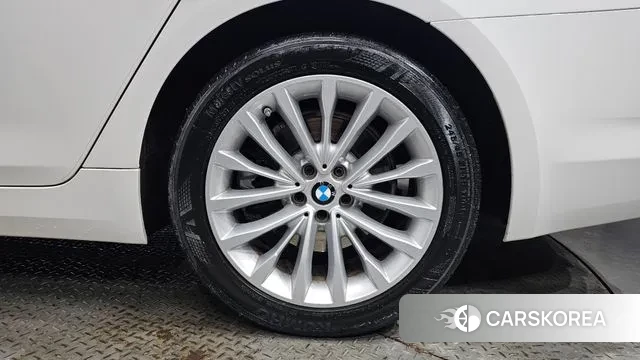 BMW 5 Series (G30) id 3718637 из Кореи 15