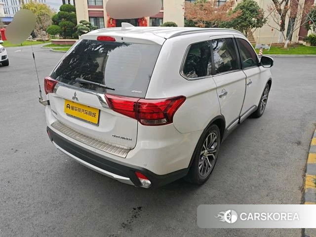 Mitsubishi  Outlander 2019 Белый из Китая, фото 5