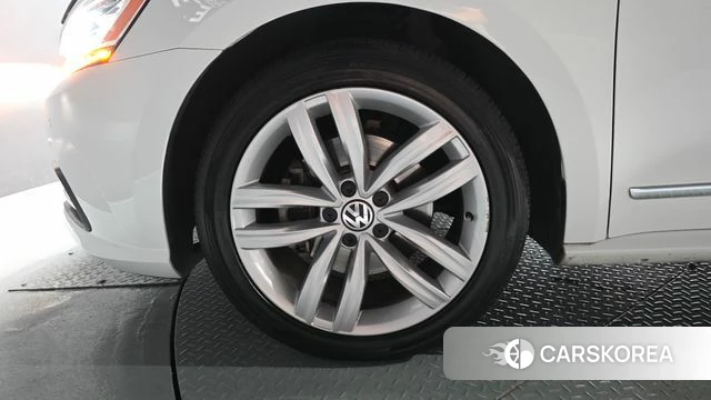 Volkswagen The New Passat id 4642888 из Кореи 32