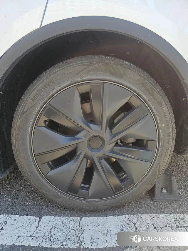 Tesla Model Y 2024 Белый из Кореи, фото 5
