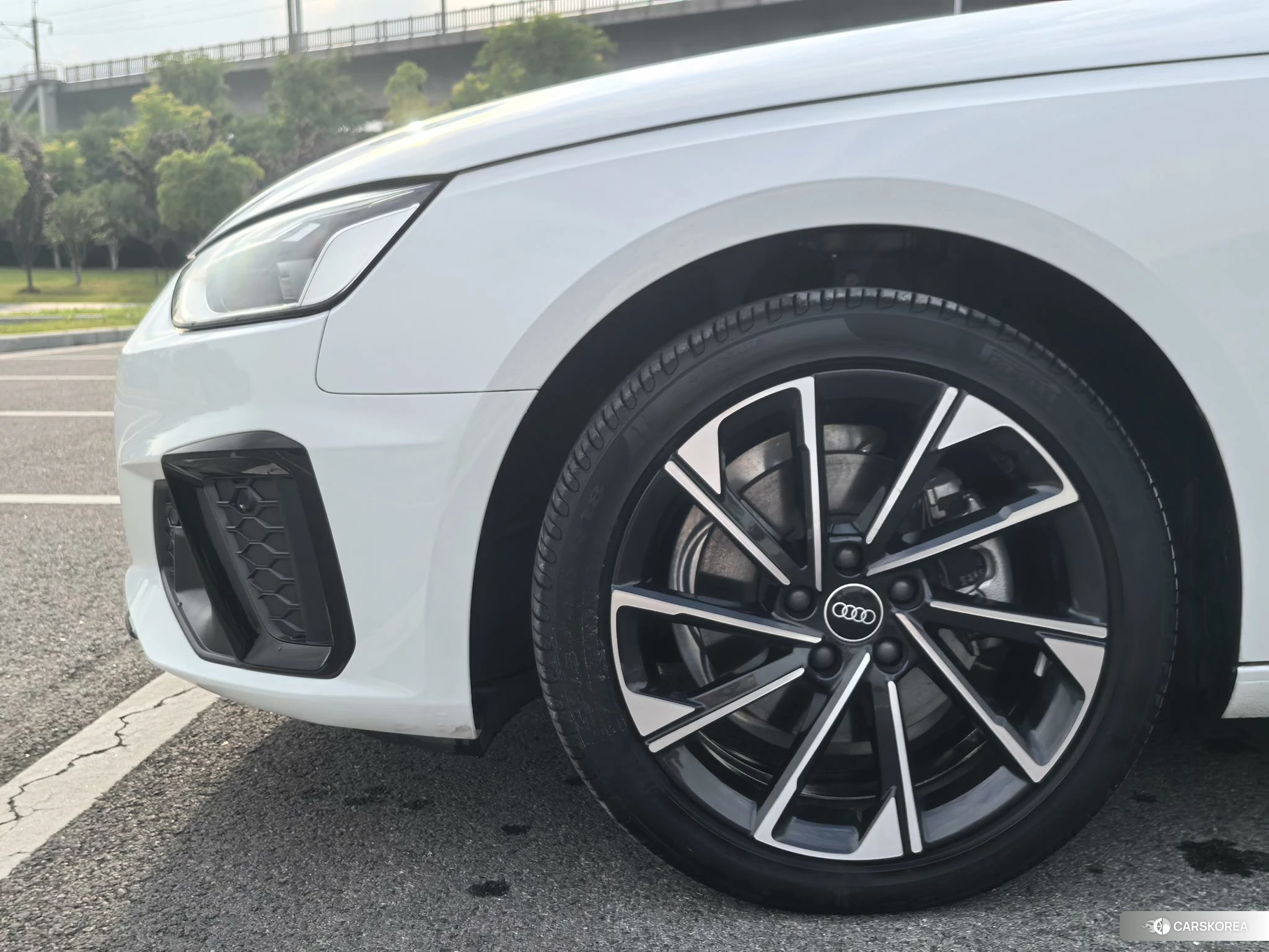 Audi A4L id 4486411 из Китая 17
