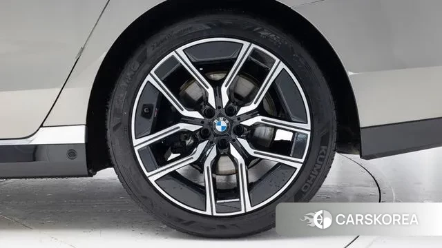 BMW 7 Series (G70) id 3576288 из Кореи 15