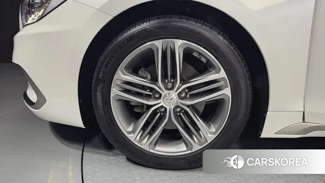 Hyundai Grandeur IG id 3210212 из Кореи 15